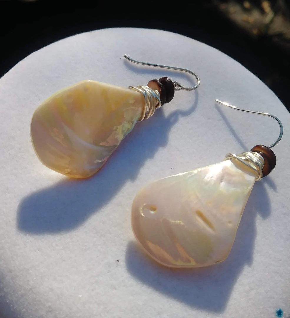 Dawn Welburn - Consignment Shell Earrings (Medium) Local Artisan Handmade Gifts 3 Dawn Welburn - Consignment Shell Earrings (Medium) Local Artisan Handmade Gifts
